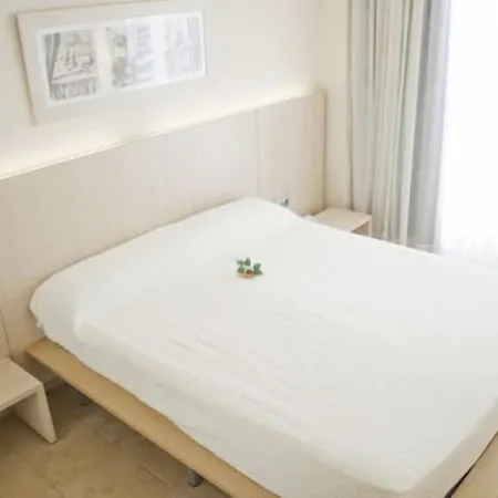 Aparthotel Advise Reina